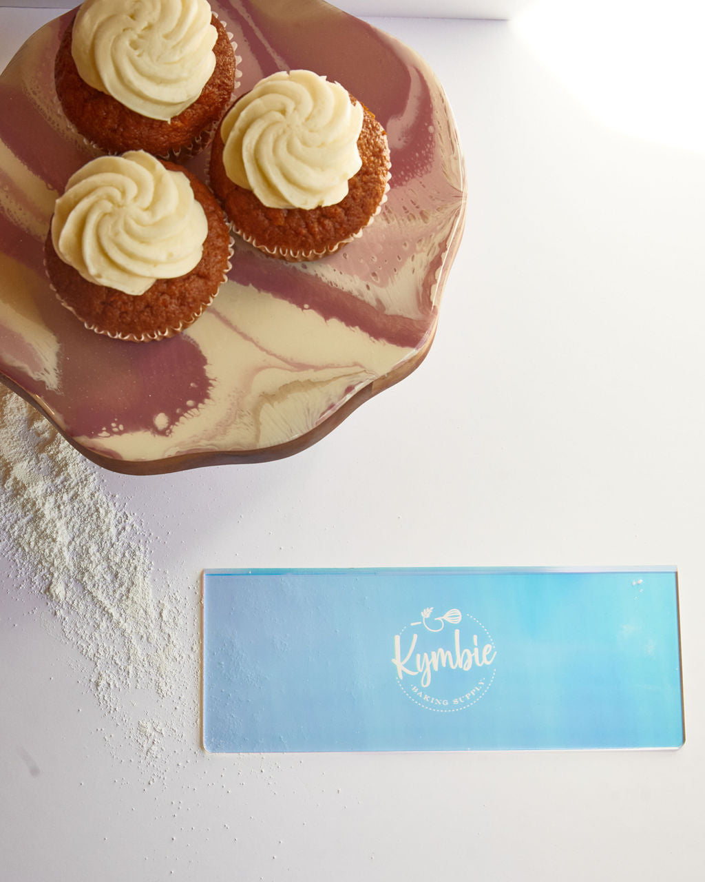 Kymbie® 3 Piece Iridescent Acrylic Cake Disc and Scraper Set